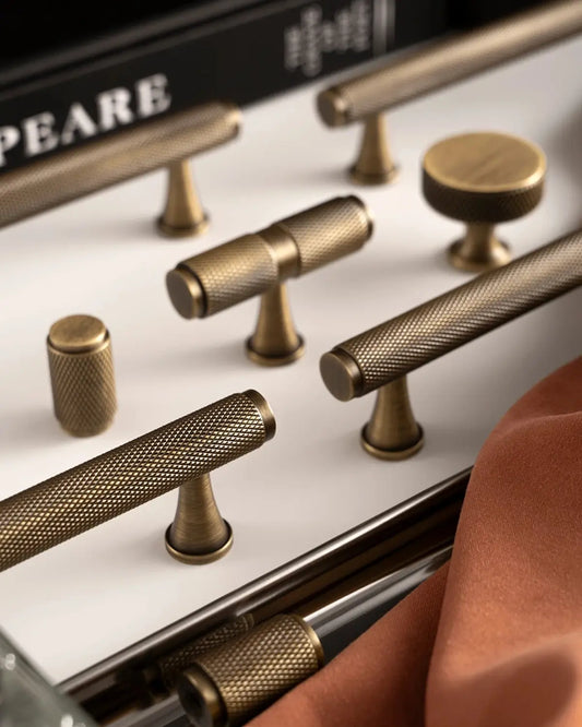 BANBURY Knurled Antique Brass Kitchen & Cabinet Handle