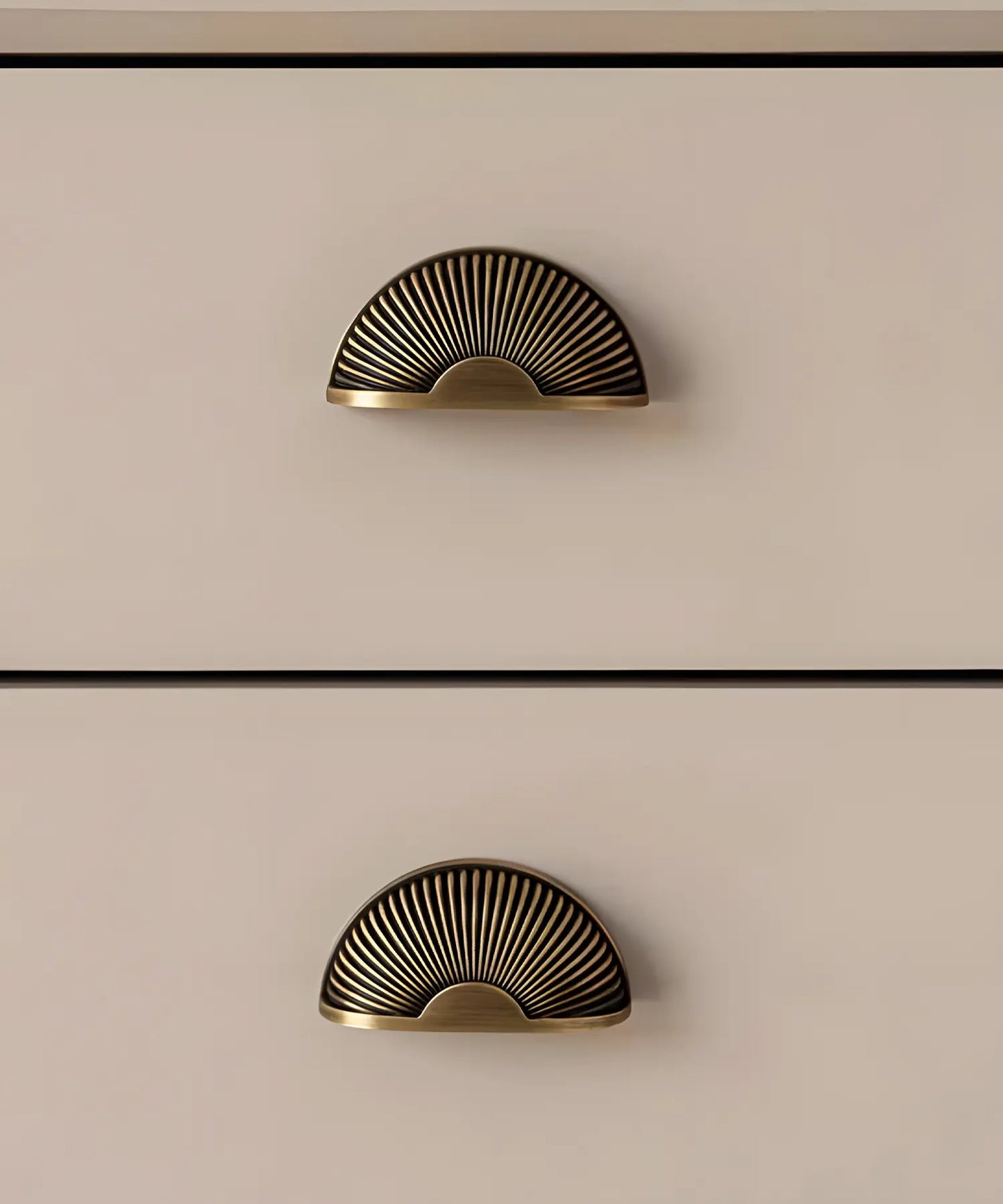 GILDOR Solid Brass Retro Cabinet Cup Pull