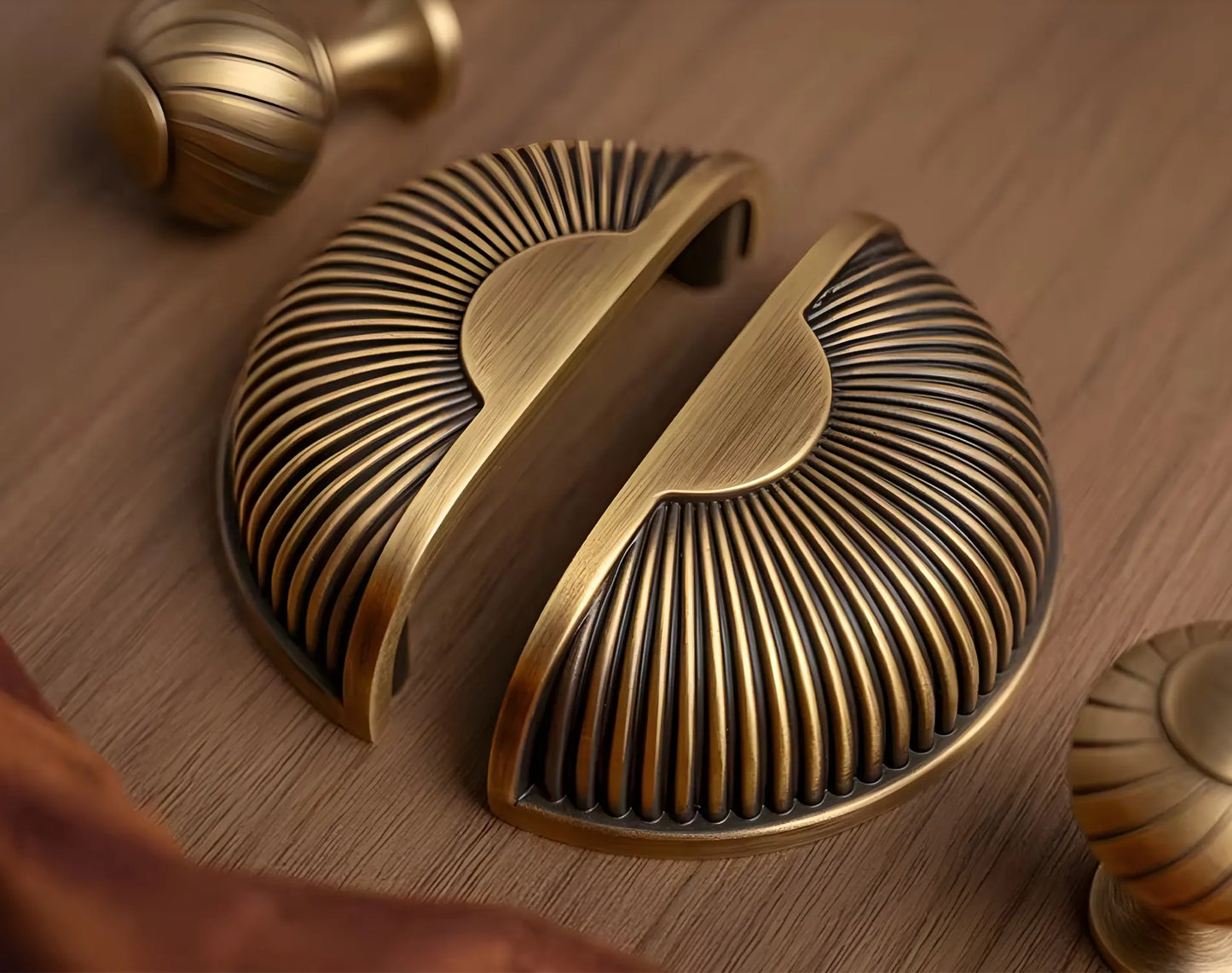 GILDOR Solid Brass Retro Cabinet Cup Pull
