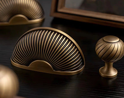 GILDOR Solid Brass Retro Cabinet Cup Pull