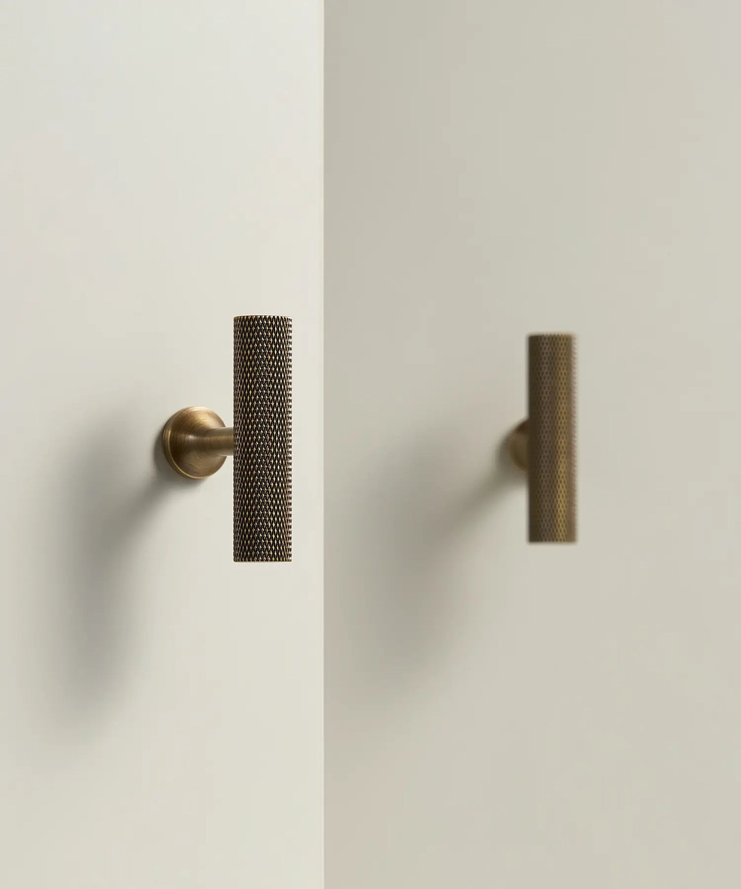 GRIDEN Brass Cabinet T-Bar Handle