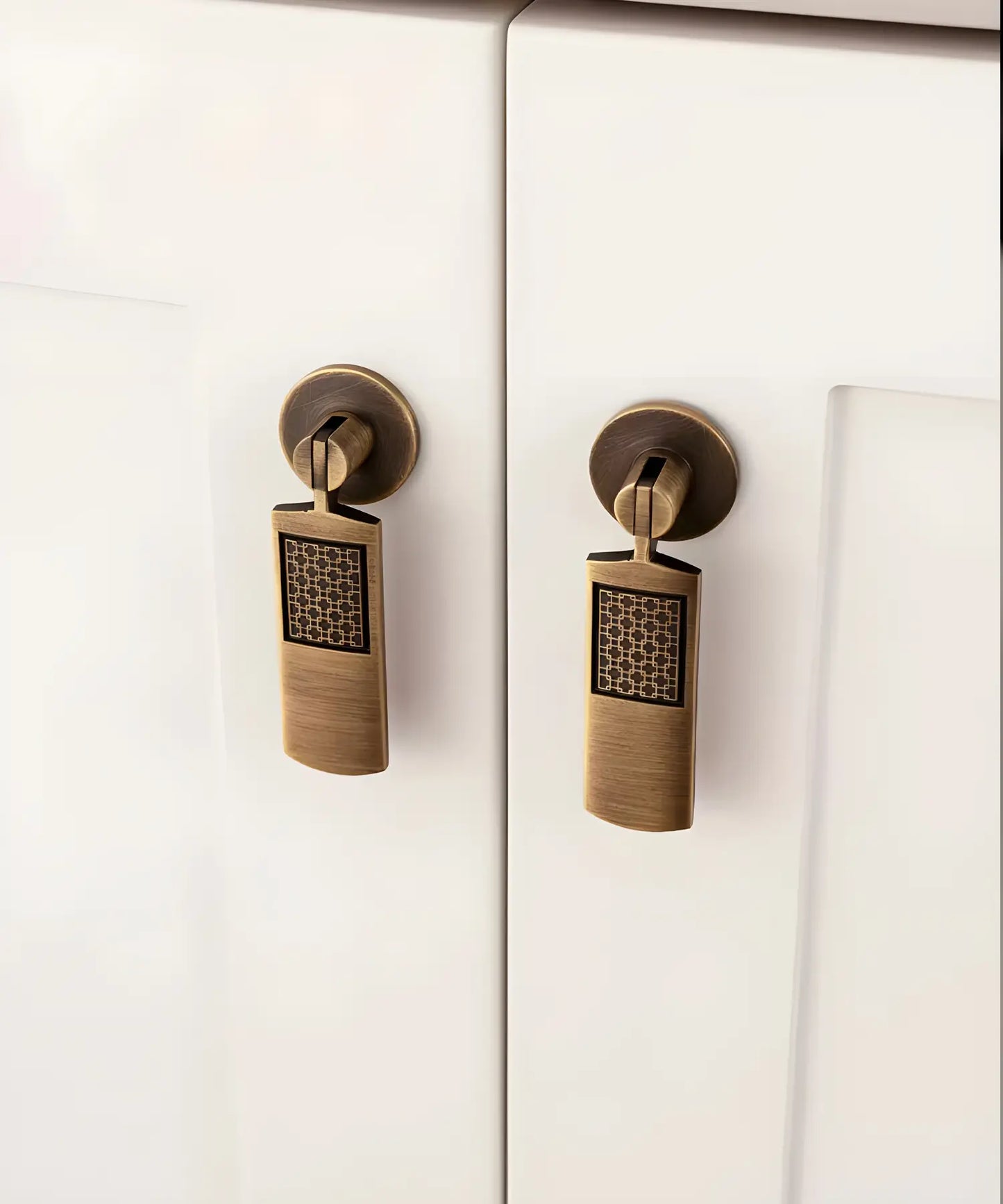 MANTRA Solid Brass Pendant Cabinet Pull Handle