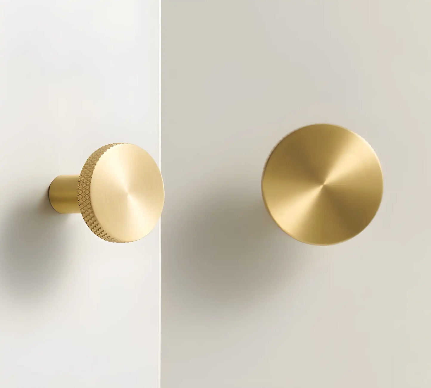 MORIAH Knurled Solid Brass Knob