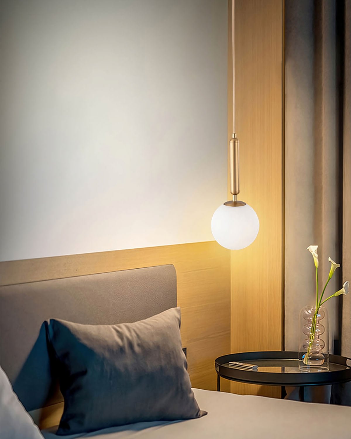 LUNA Glass Pendant Light