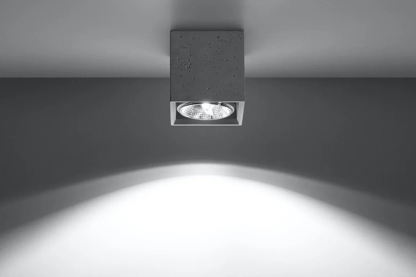 VALDE Concrete Ceiling Light